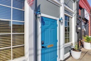 Apartment (1 Bedroom) | Interior - Steps to Restaurants & Shops! Dtwn Marshall Apt (Marshall)