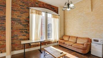 Apartment (0 Bedroom) | Front of property