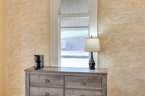 Apartment (0 Bedroom) | Interior - Pet-friendly Studio in Historic Dtwn Marshall! (Marshall)