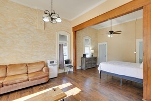 Apartment (0 Bedroom) | Interior - Pet-friendly Studio in Historic Dtwn Marshall! (Marshall)