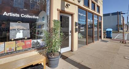 Shop, Dine & Unwind at Historic Dtwn Marshall Apt