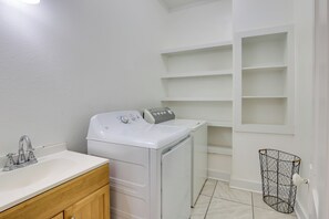 شقة (0 Bedroom) | المنشأة من الداخل