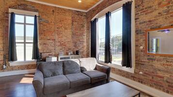 Apartment (0 Bedroom) | Interior