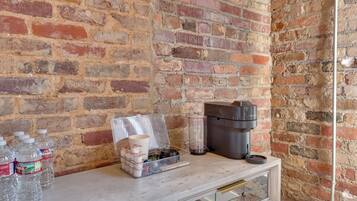 Apartment (0 Bedroom) | Interior