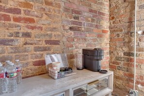 Apartment (0 Bedroom) | Interior - Walk to Courthouse Sq! Loft-style Marshall Studio (Marshall)