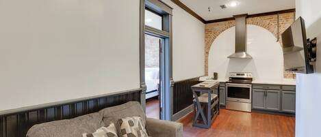 Apartment (2 Bedrooms) | Front of property