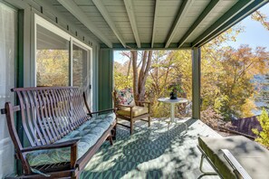 Apartment (1 Bedroom) | Interior - Casa Alcoa Mtn-view Apt Over Santeetlah Lake! (Robbinsville)