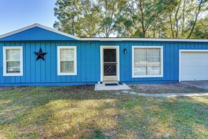 House (2 Bedrooms) | Interior - Kayak, Snorkel & More: Quiet Home in High Springs! (High Springs)