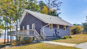 Interior - Dock + Views: Family Retreat on Lake Hartwell! (Townville)