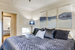 House (2 Bedrooms) | Interior - Walk to Marina & Beach: Charming Home in Hardin (Hardin)