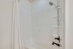 House (2 Bedrooms) | Interior - 6 Mi to Mammoth Cave! Mtn-view Home w/ Fire Pit (Cave City)