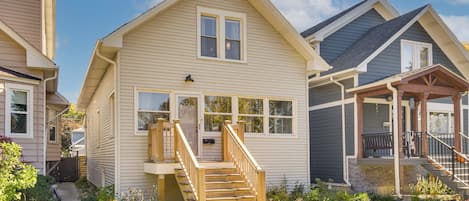 House (4 Bedrooms) | Front of property