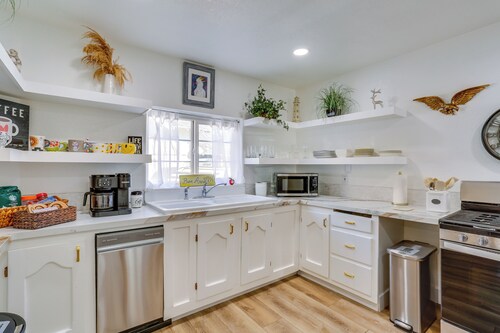 High Desert Hideaway! Pet-friendly Susanville Apt
