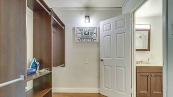 Apartment (0 Bedroom) | Interior