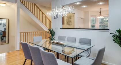 1 Mi to Dtwn Cincinnati: Spacious Townhome w/ Deck