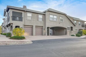 Apartment (2 Bedrooms) | Interior - Stay, Work & Golf! Prescott Condo w/ WFH Setup (Prescott)