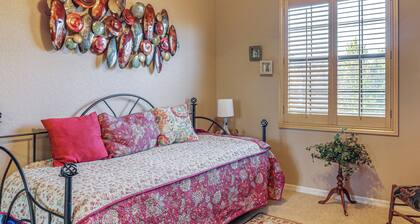 Stay, Work & Golf! Prescott Condo w/ WFH Setup