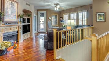 المنشأة من الداخل