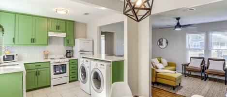 House (2 Bedrooms) | Interior