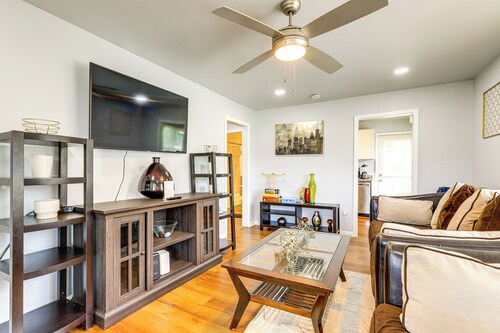 5 Mi to Dtwn Atl: Modern Duplex Home!