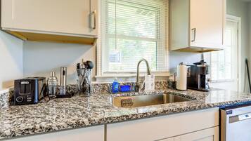 House (1 Bedroom) | Interior