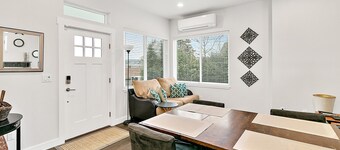 2 Bed MIL unit with Lake Washington views