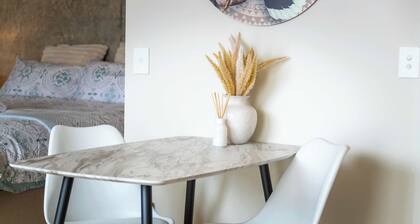 Petone Studio | Balcony | Near Beach + Shops