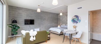 Petone City Studio with Outdoor Space