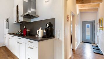 Kühlschrank, Ofen, Herdplatte, Geschirrspüler