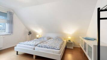 2 bedrooms, iron/ironing board, WiFi, bed sheets