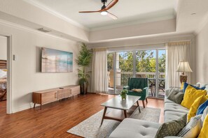 TV, offices - Pool, Golf Course & Reunion view! 6MI to Disney (Kissimmee)