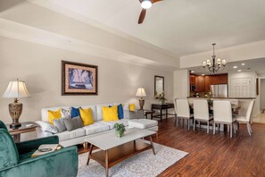 TV, offices - Pool, Golf Course & Reunion view! 6MI to Disney (Kissimmee)