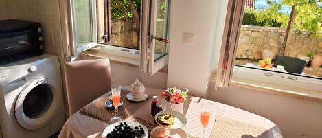 Classic Apartment, Patio, Garden View | Private kitchen