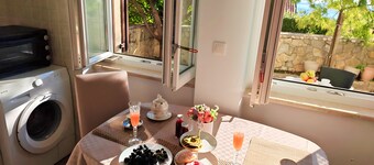 One Bedroom Apartment