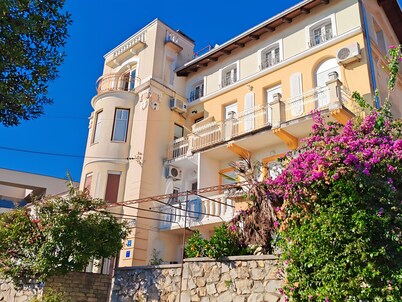 One Bedroom Apartment