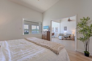 2 habitaciones, escritorio, tabla de planchar con plancha y wifi 