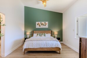 2 bedrooms, desk, iron/ironing board, WiFi - Luxury two bedroom condo with heated pools, near AMI (Bradenton)
