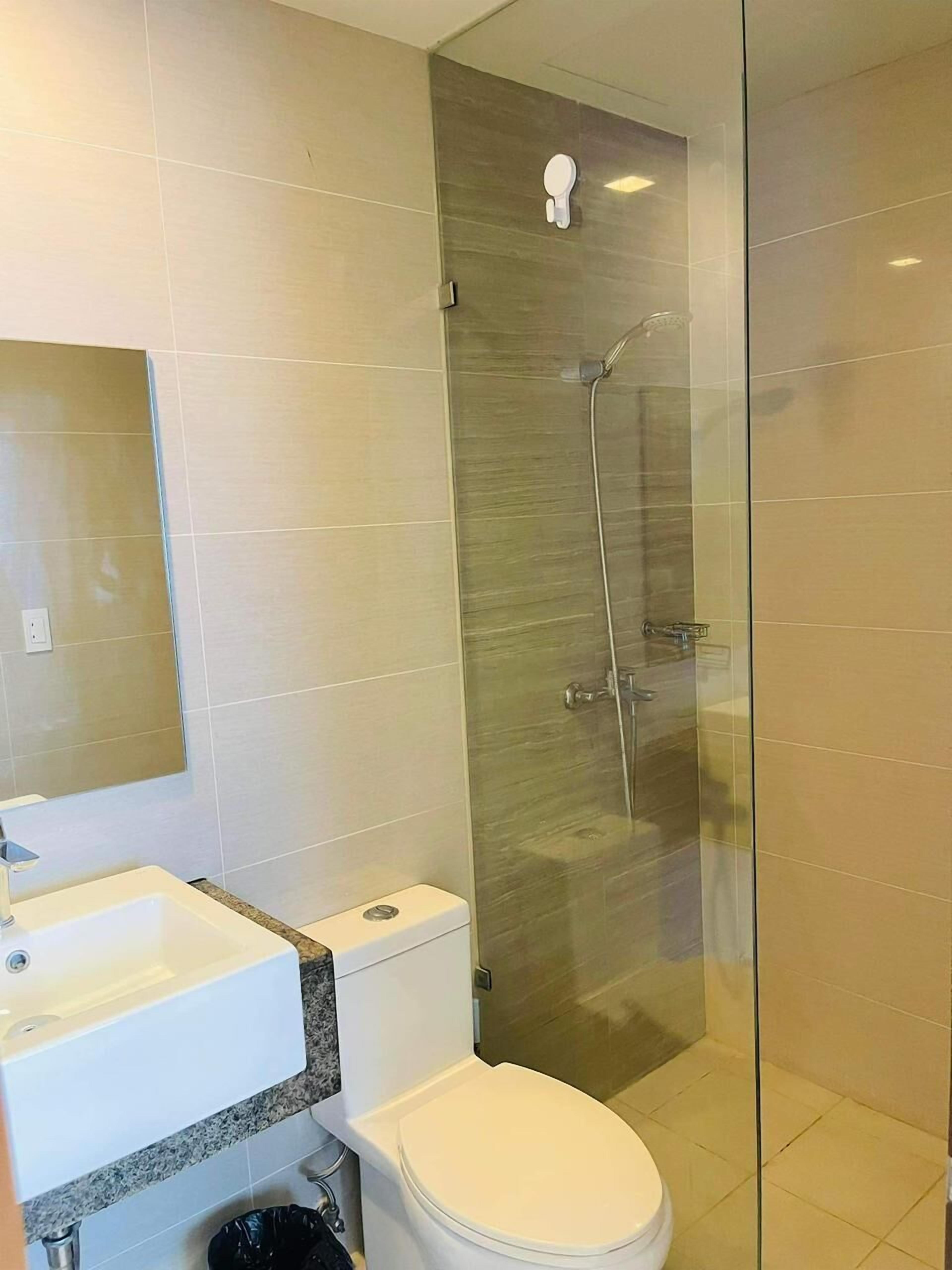 舒适公寓式客房, 1 张双人床, 阳台, 海滩景观 | 浴室 | 淋浴设施、免费洗浴用品、吹风机、毛巾