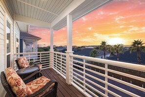 Terrace/patio - Be Our Guest*PrivateHeatedPool*GolfCart*2min2beach (MIRAMAR BEACH)