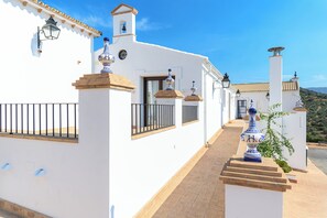 Exterior detail - APARTMENT 3 (Doña Mencía)