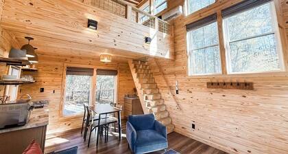 Luxury Glamping Loft at Kerr Lake — Private Pickleball Court and Pet-Friendly!