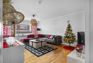 TV - Spacious 3BR with Sauna in City Center (Rovaniemi)
