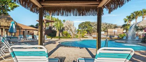 Lämmitetty uima-allas