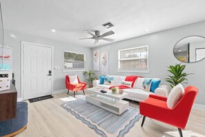 TV, video games, offices - Pool & Beach Trail | Mini Golf, Bikes, Family (Belleair)