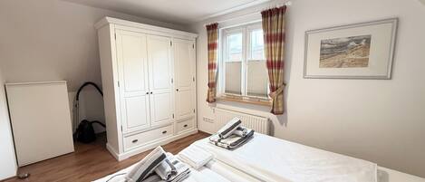 2 室のベッドルーム、WiFi (無料)