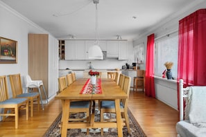 Superior Apartment, 3 Bedrooms, Balcony, City View | Dining room - Homelike 3BR Apt. in Centre of Rovaniemi (Rovaniemi)