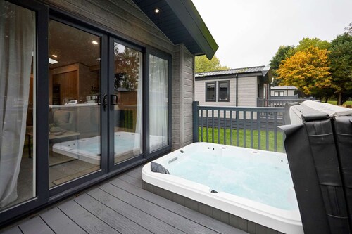 Host Stay Wag Tail Lodge