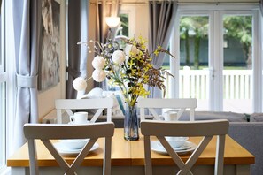 House | 2 bedrooms, Internet - Host Stay Lucas Lodge (York)