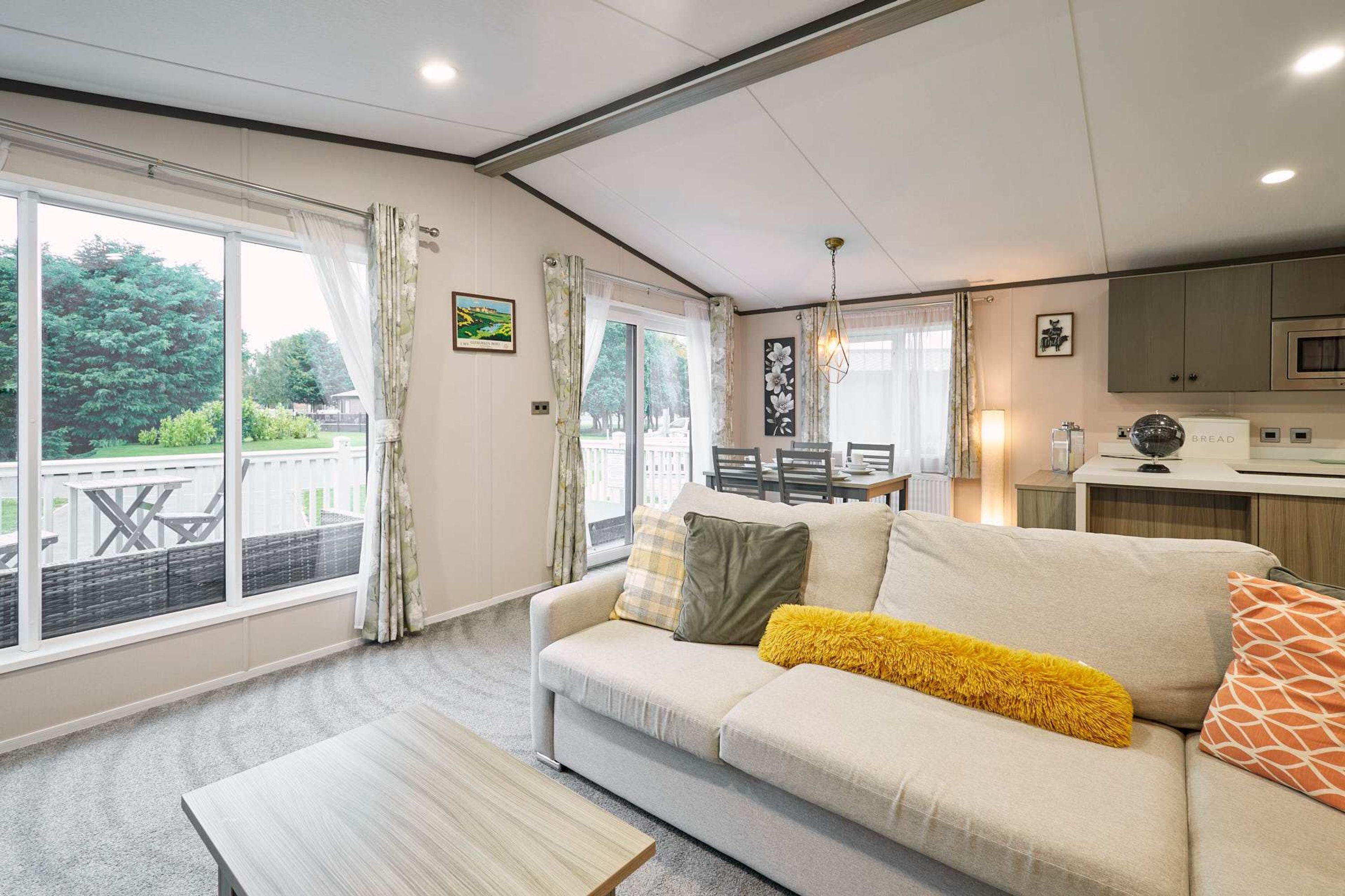 House | 2 bedrooms, desk, Internet