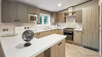 House | 2 bedrooms, desk, Internet